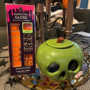 Dashing diva Halloween nails